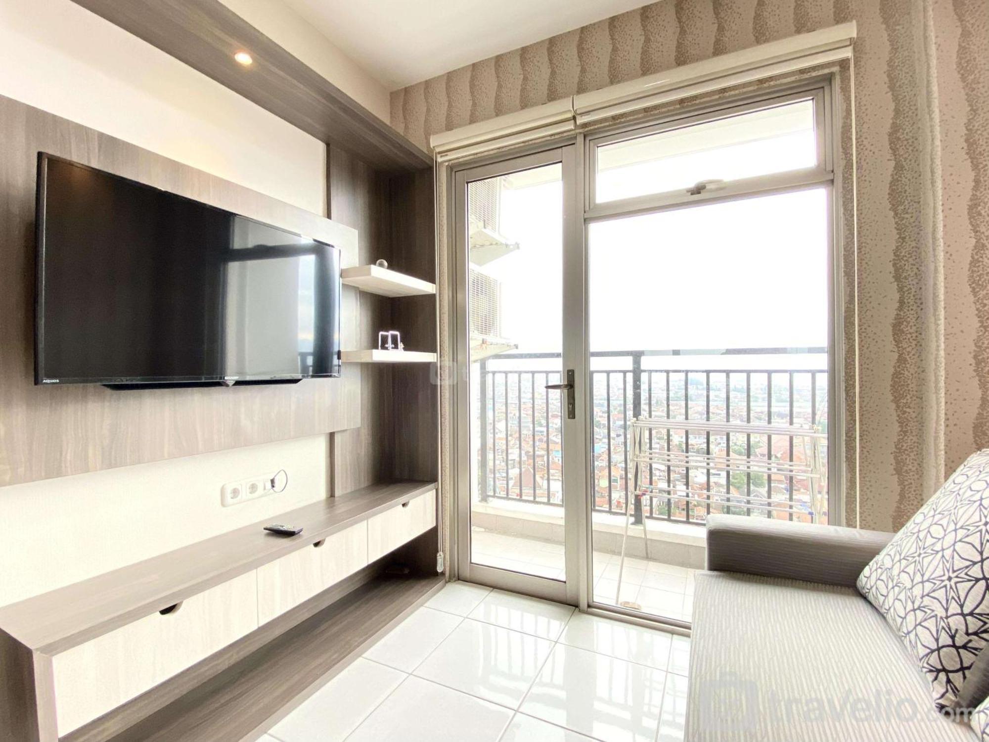Chic And Cozy 2br At Mekarwangi Square Cibaduyut By Travelio