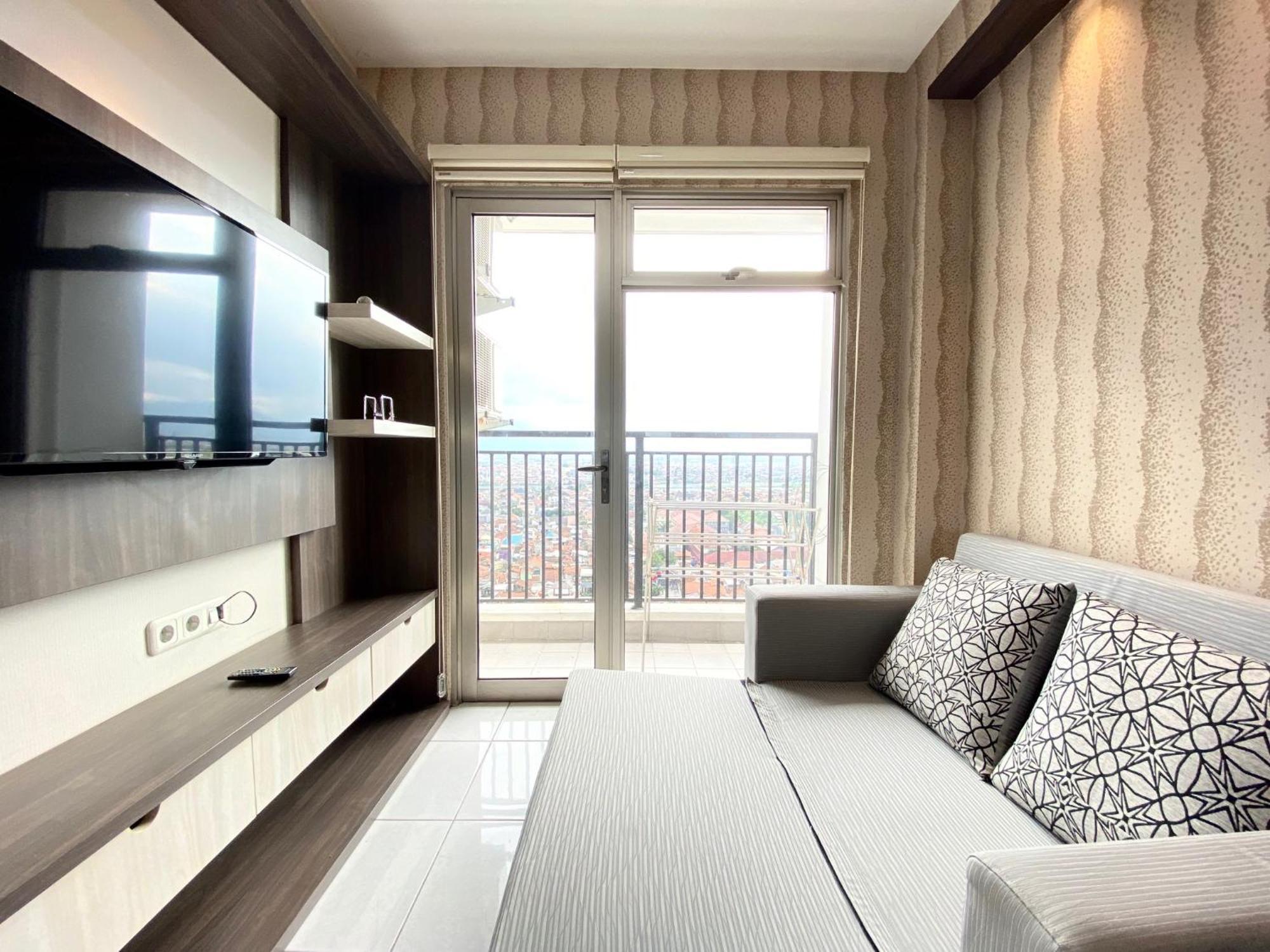 Chic And Cozy 2br At Mekarwangi Square Cibaduyut By Travelio * Bandung